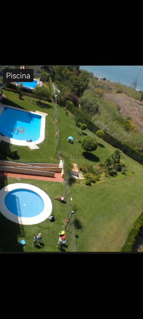 Piscina de Ático de alquiler en Vélez-Málaga con Amueblado