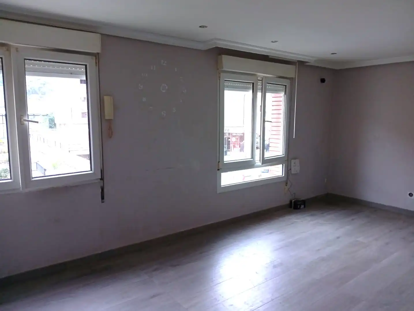 Sala d'estar de Pis en venda en Lena amb Calefacció, Parquet i Traster