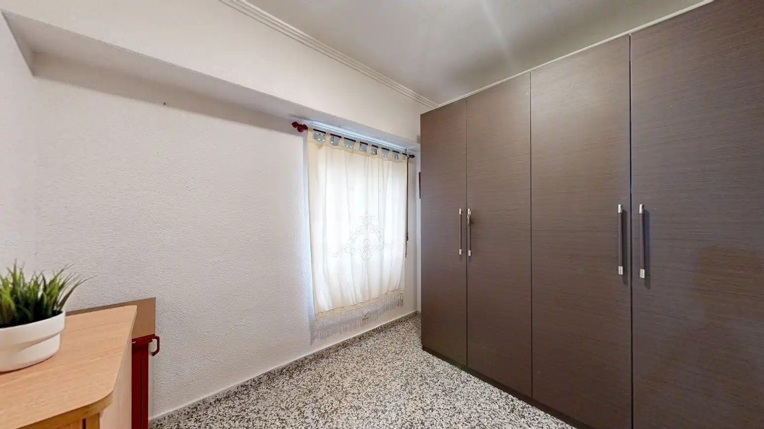 Habitación de Piso en venta en Valencia con Aire acondicionado y Balcón