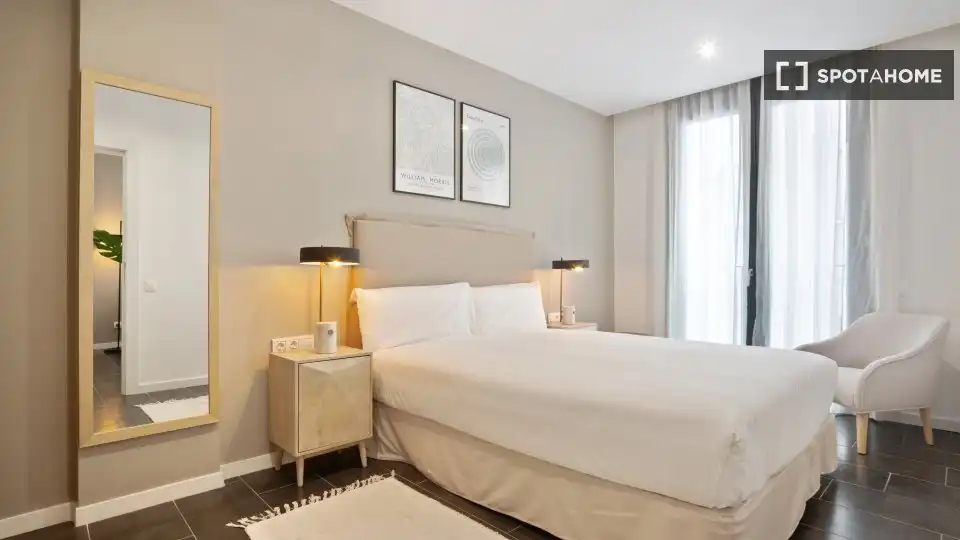 Bedroom of Flat for rent in Barcelona  with Air Conditioner, Heating and Furnished
