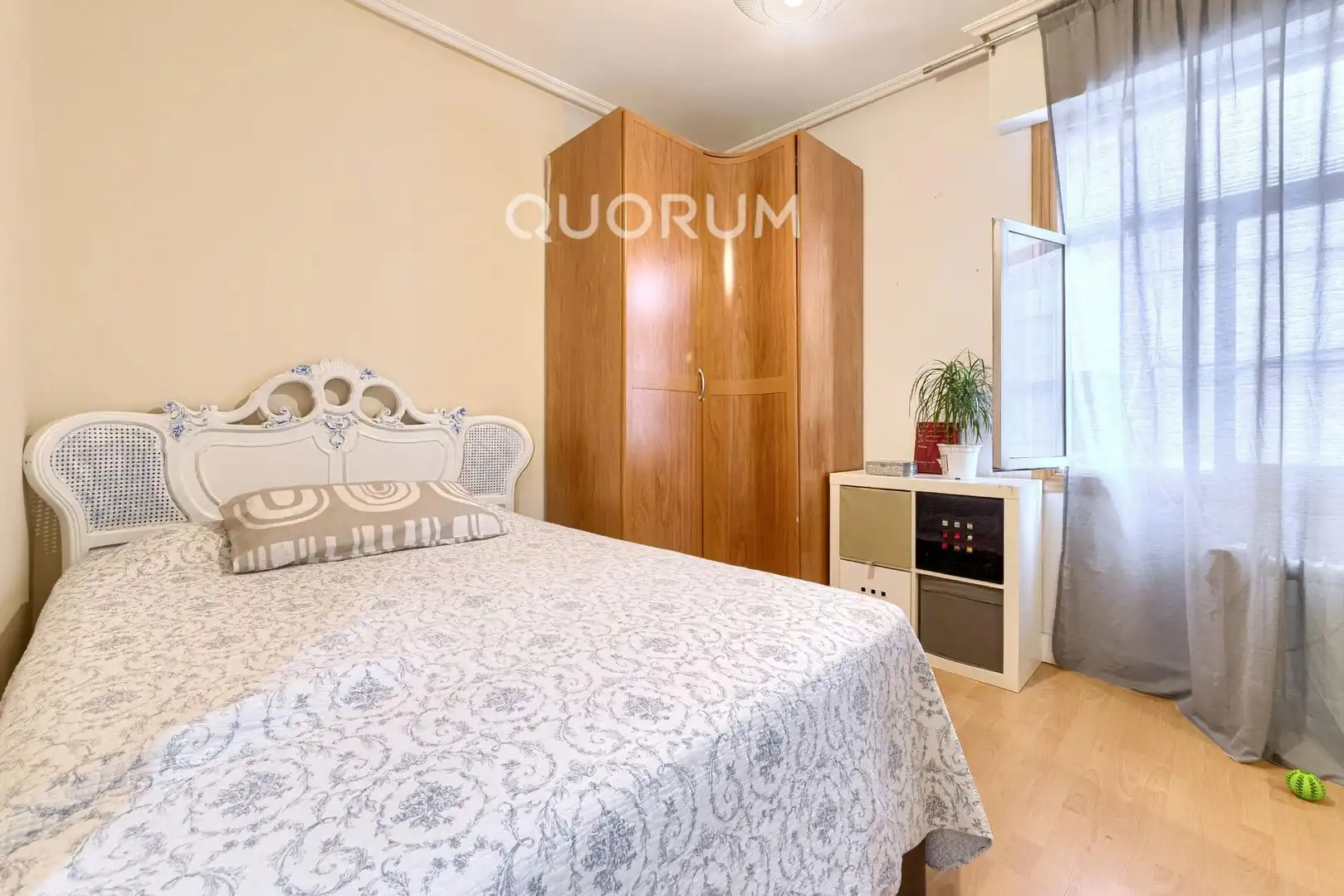 Habitación de Piso en venta en Basauri  con Calefacción y Amueblado