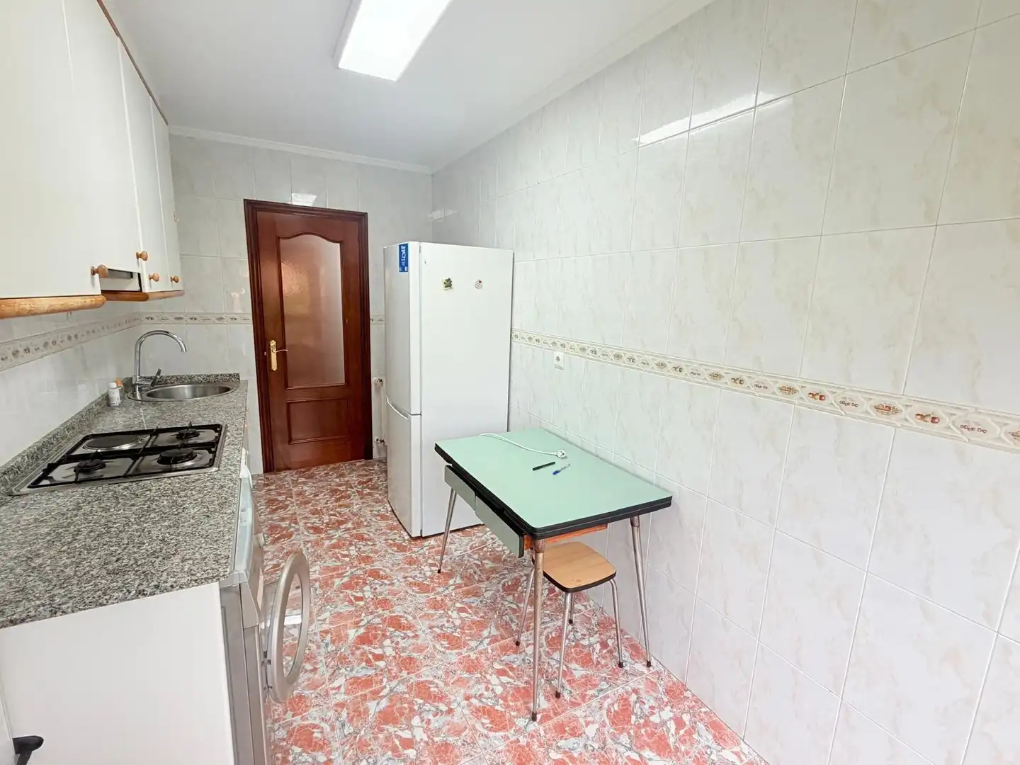 Cuina de Pis de lloguer en Oviedo  amb Calefacció