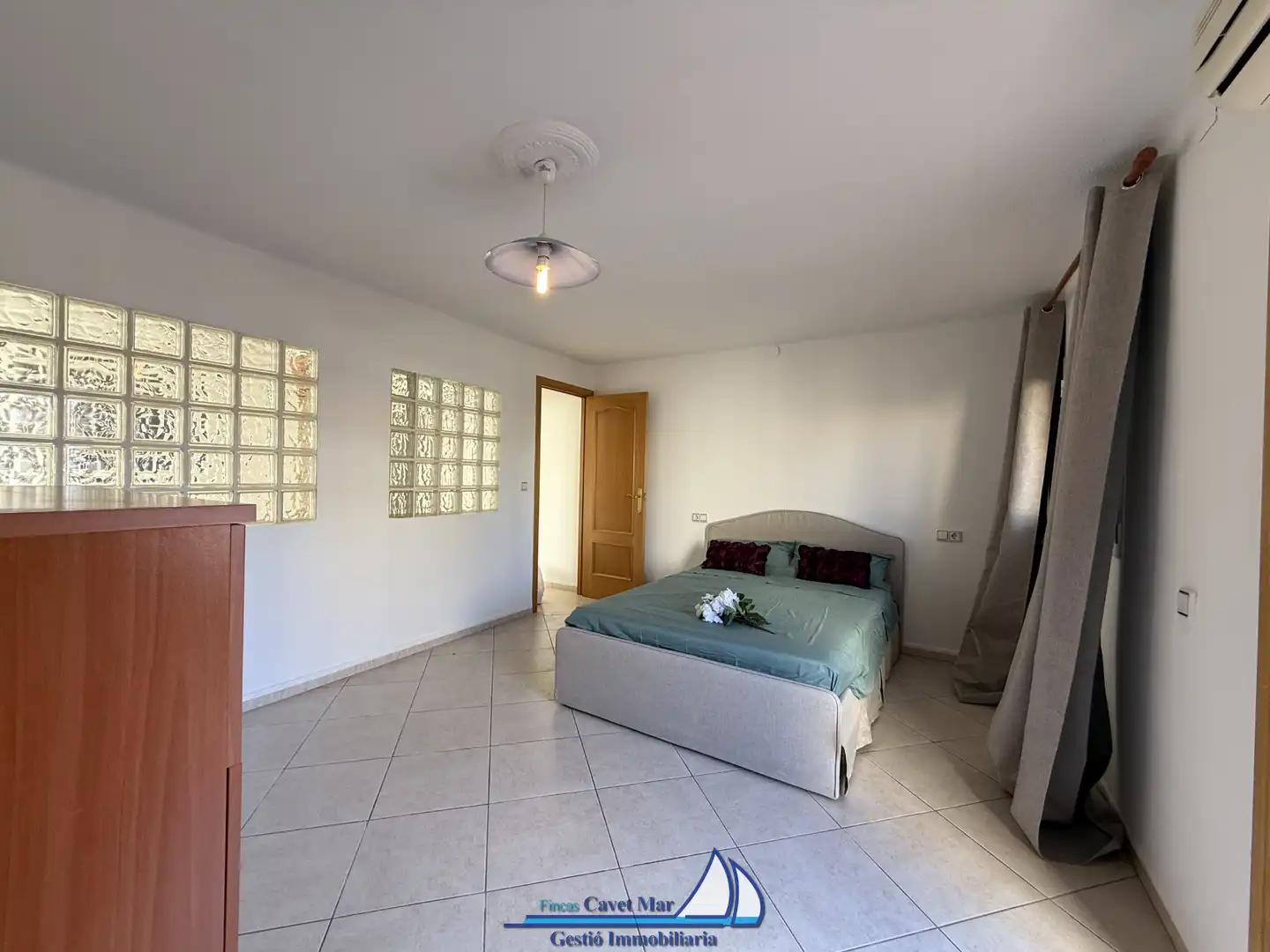 Habitación de Casa adosada en venta en Mont-roig del Camp con Aire acondicionado, Calefacción y Jardín privado