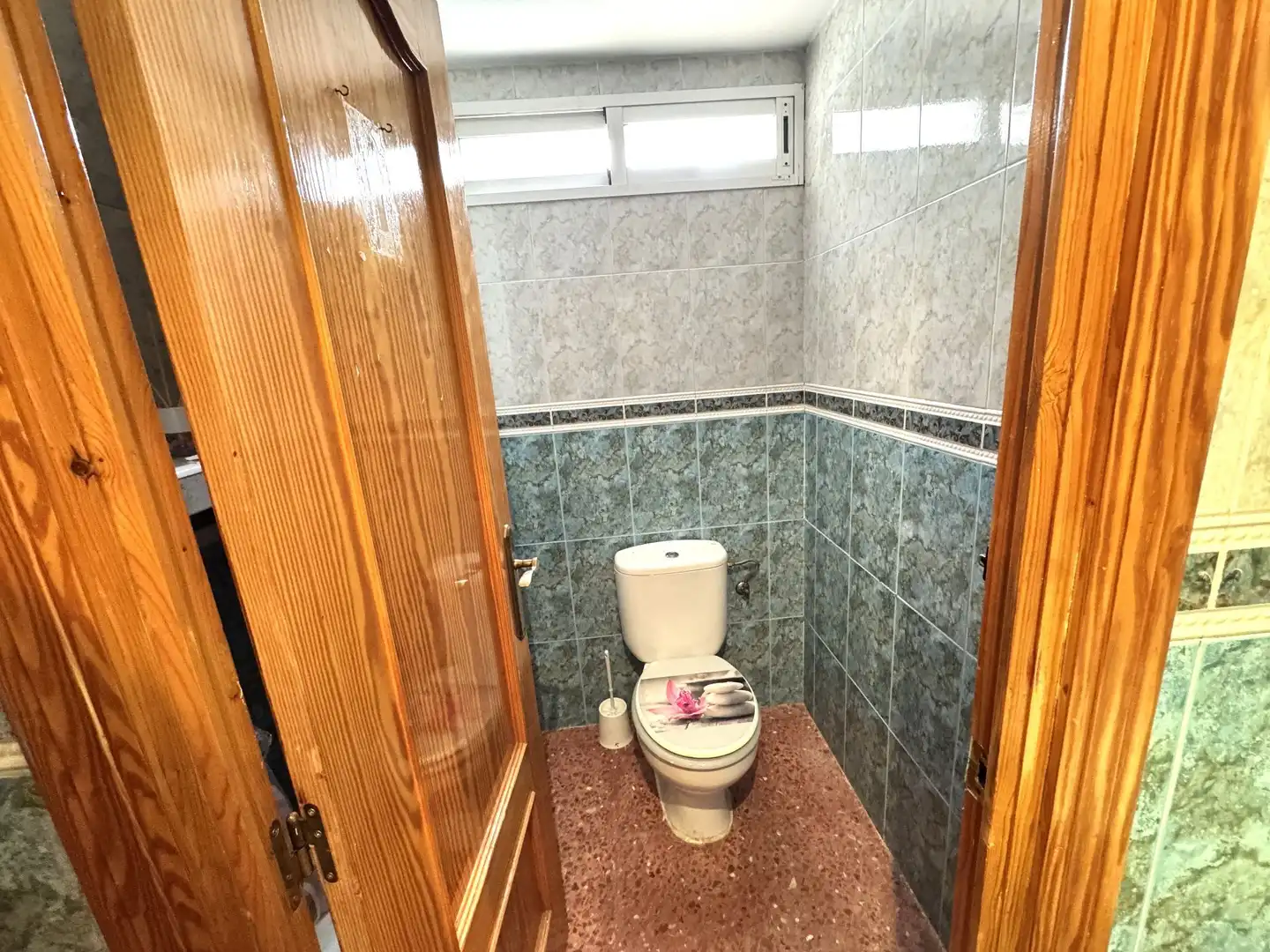 Baño de Local de alquiler en Benidorm con Aire acondicionado