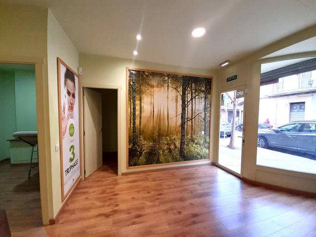 Local comercial en Alquiler en Estruch - Eixample