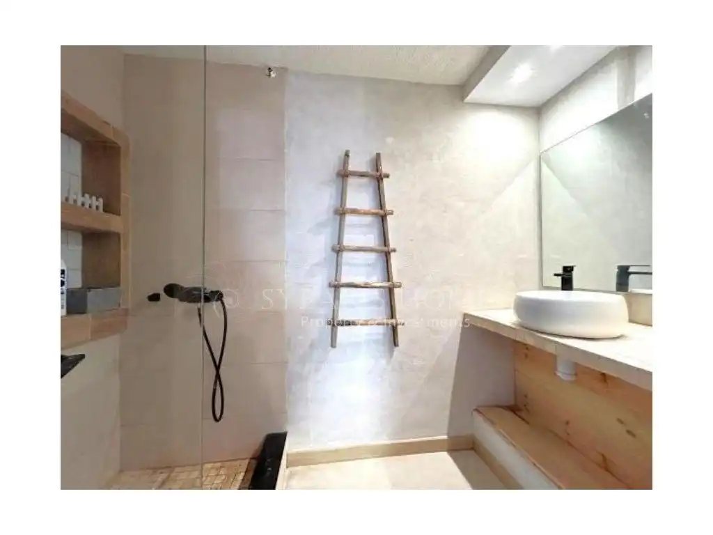 Badezimmer von Wohnung zum Verkauf in Dénia mit Klimaanlage, Privatgarten und Terrasse