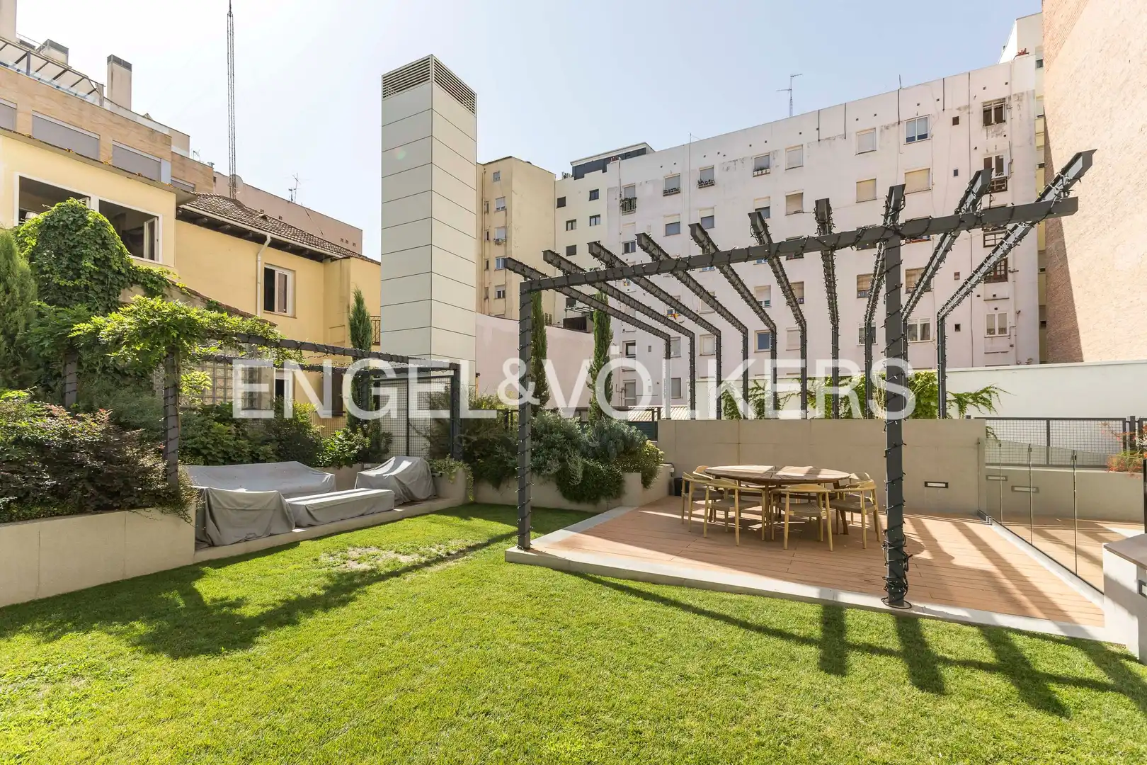 Terrassa de Dúplex en venda en Madrid amb Aire condicionat, Calefacció i Jardí privat