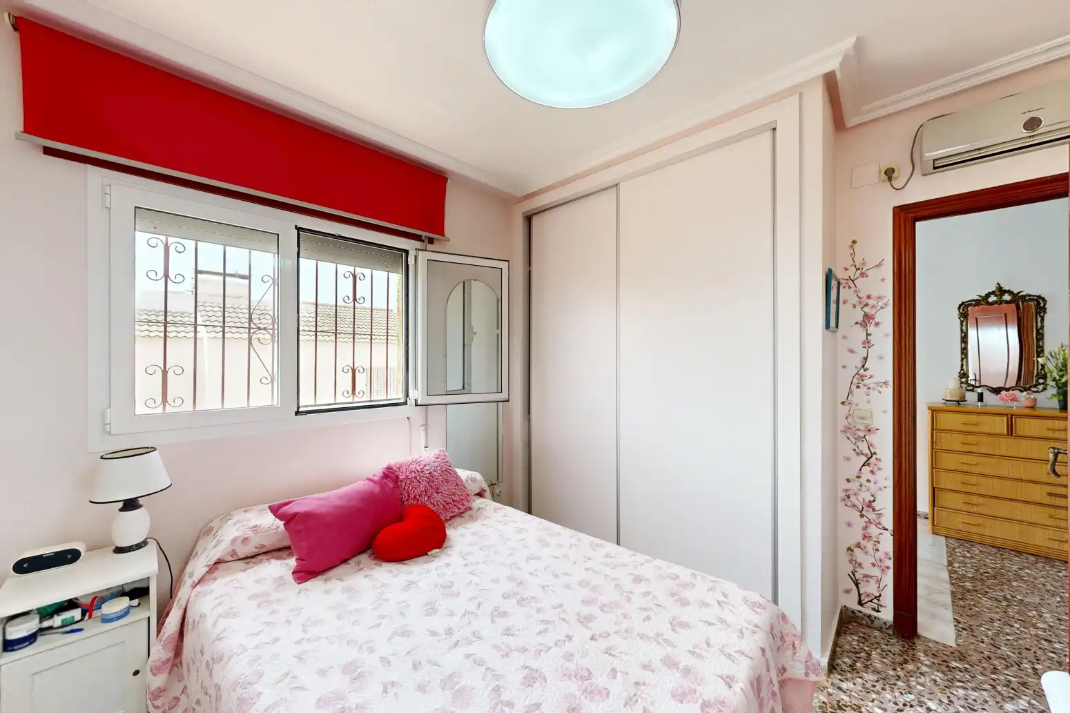 Dormitori de Casa o xalet en venda en Cartagena amb Jardí privat