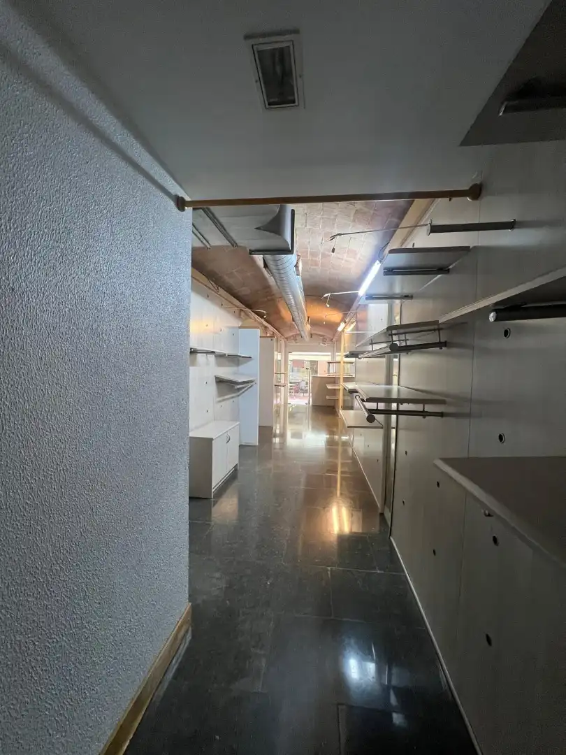 Local de alquiler en Figueres con Aire acondicionado
