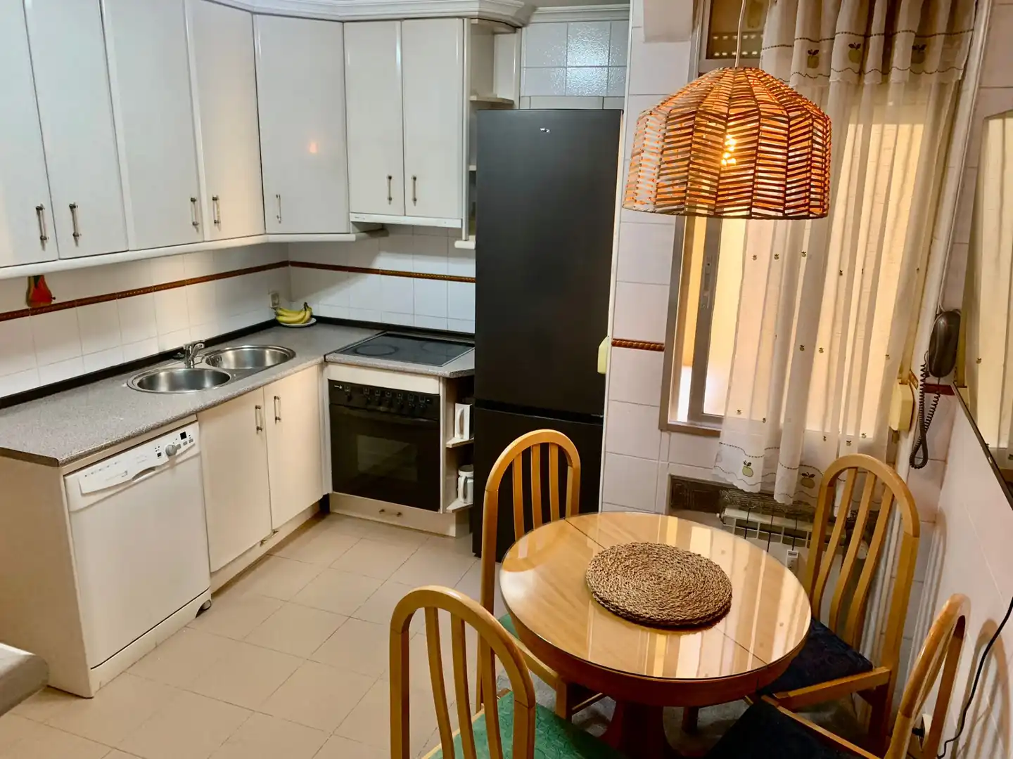 Küche von Wohnung zur untervermieten in Madrid mit Heizung, Möbliert und Ofen