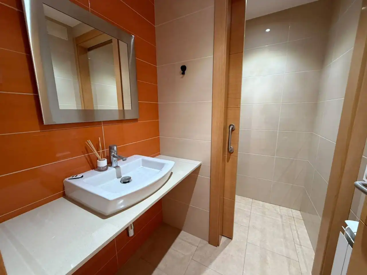Bathroom of Detached homes for rent in Can Bassa