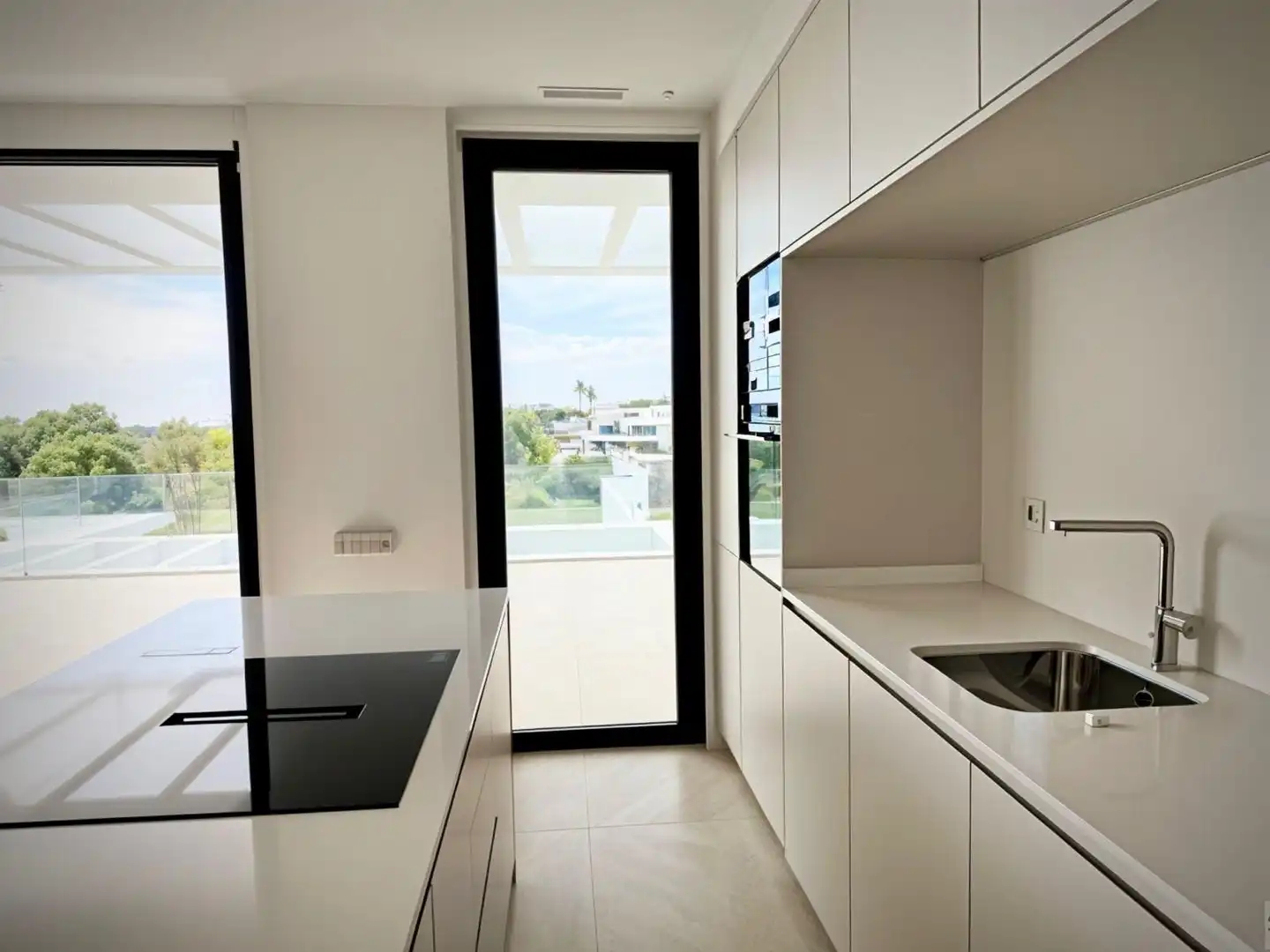 Cuina de Apartament en venda en Marbella amb Aire condicionat, Terrassa i Traster