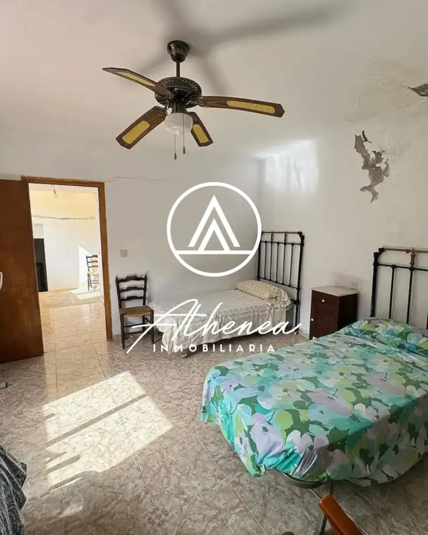 Dormitori de Casa o xalet en venda en Laroya