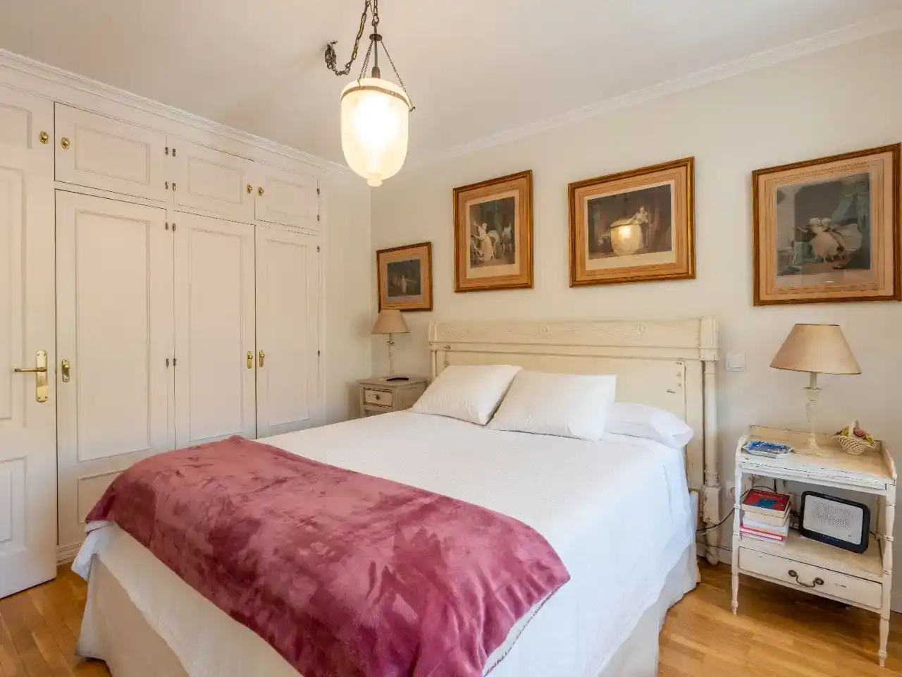 Dormitori de Casa adosada en venda en Madrid amb Aire condicionat, Jardí privat i Parquet