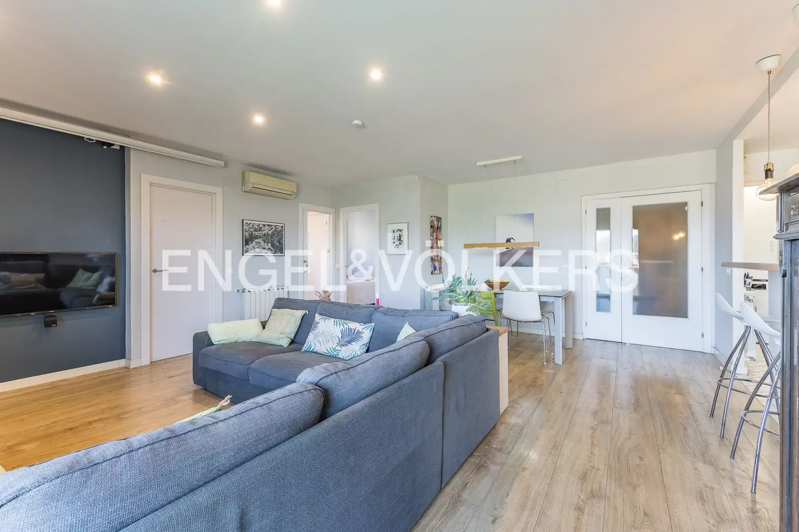 Sala de estar de Ático en venta en Sant Joan Despí con Aire acondicionado, Calefacción y Parquet