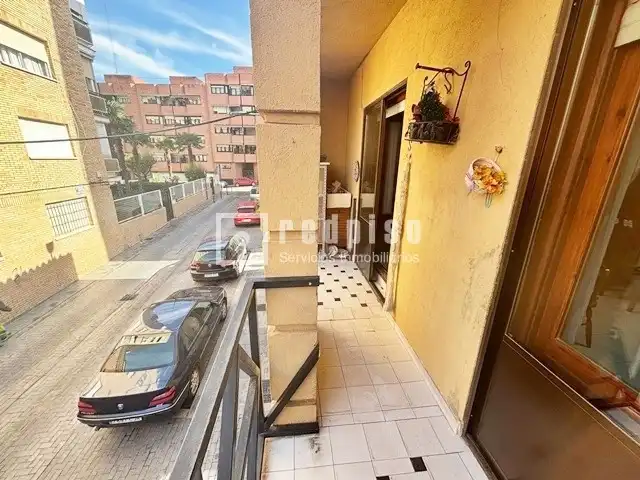 Vista exterior de Dúplex en venda en Guadalajara amb Calefacció, Terrassa i Moblat