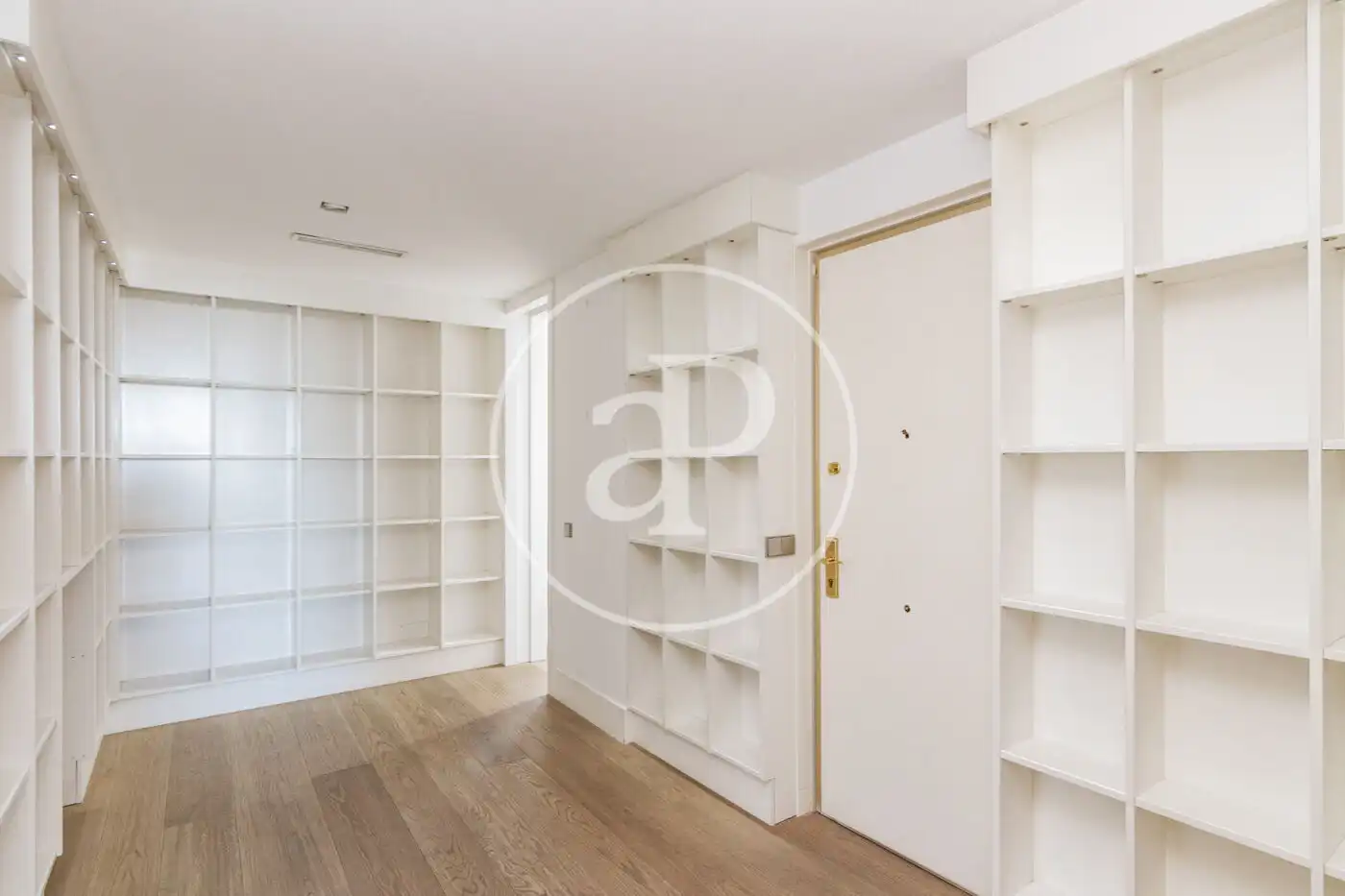 Habitación de Ático en venta en Madrid con Aire acondicionado, Calefacción y Jardín privado