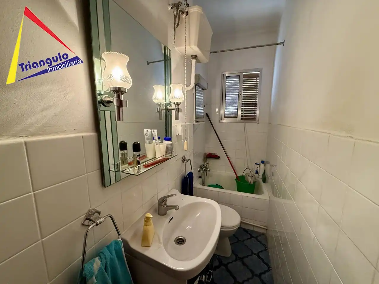 Bathroom of Flat for sale in Segovia  with Heating, Parquet flooring and Terrace