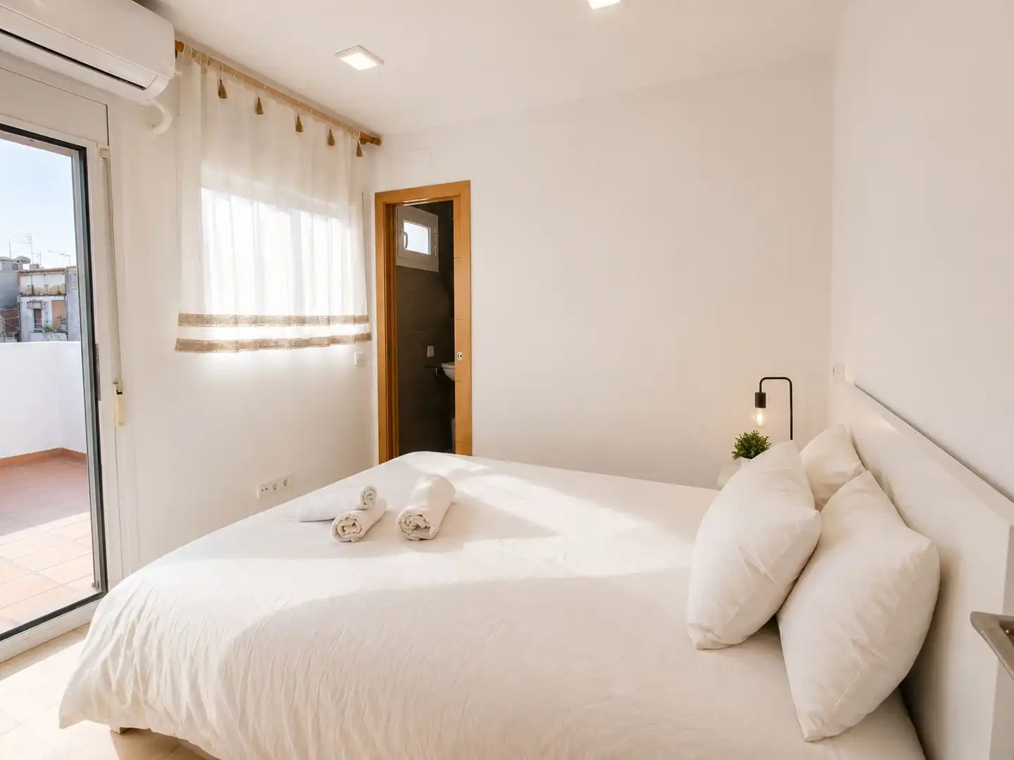 Habitación de Casa o chalet en venta en Vilanova i la Geltrú con Aire acondicionado, Calefacción y Terraza