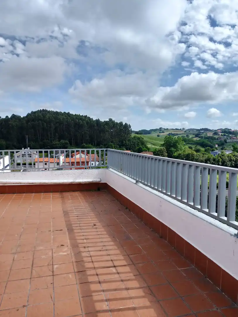 Terraza de Ático en venta en Santa Cruz de Bezana con Calefacción, Parquet y Terraza