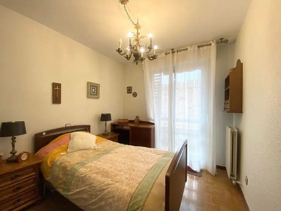 Dormitori de Pis en venda en Vitoria - Gasteiz amb Calefacció, Parquet i Terrassa