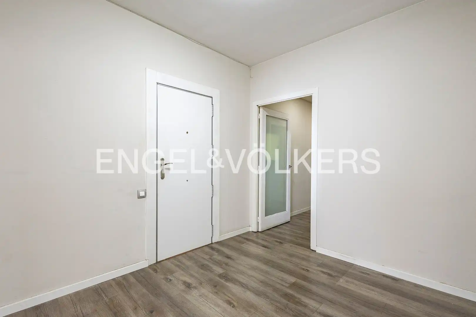 Wohnung zum Verkauf in Barcelona mit Klimaanlage, Heizung und Parkett