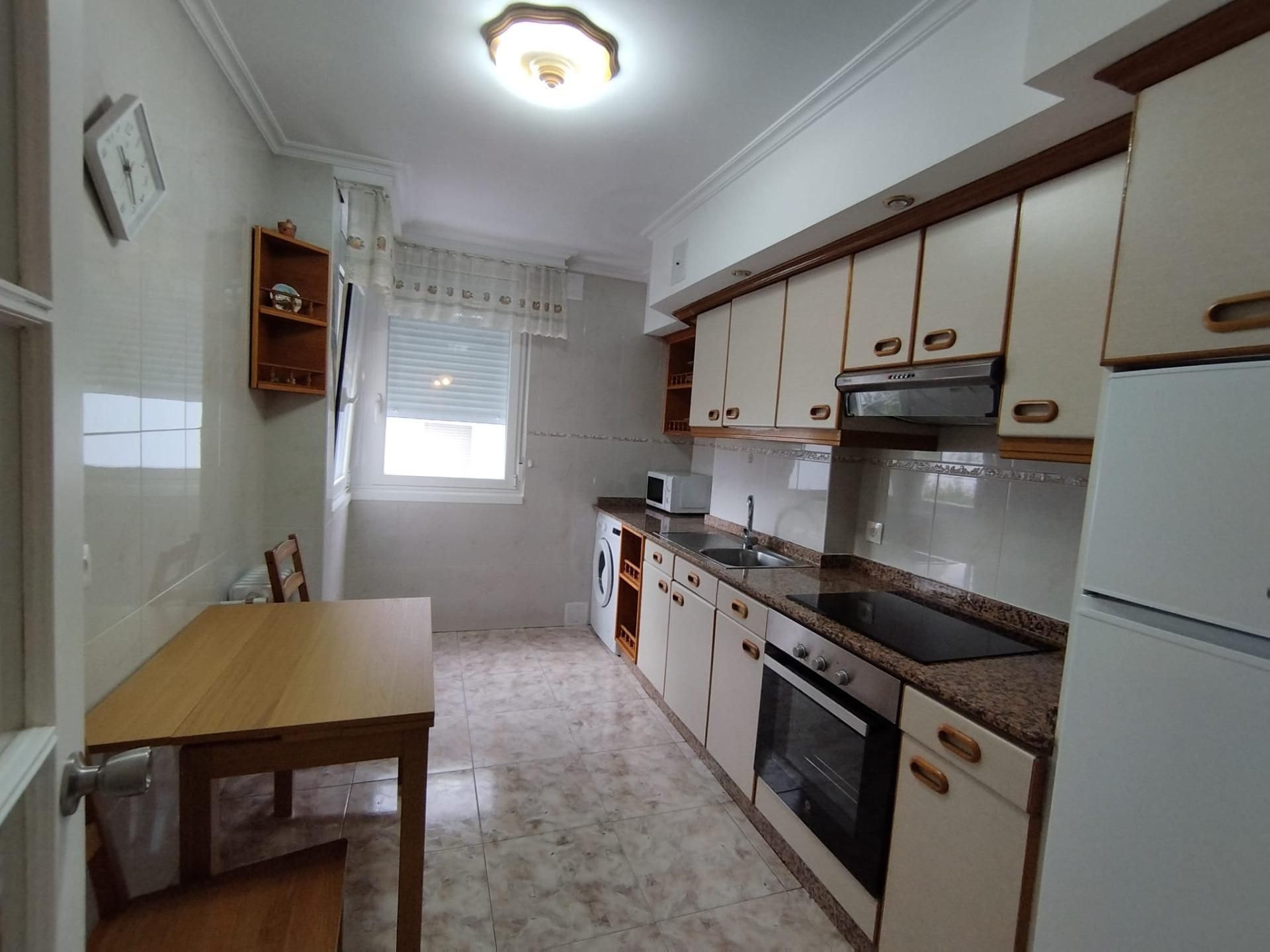 Kitchen of Flat to rent in Ourense Capital   with Heating