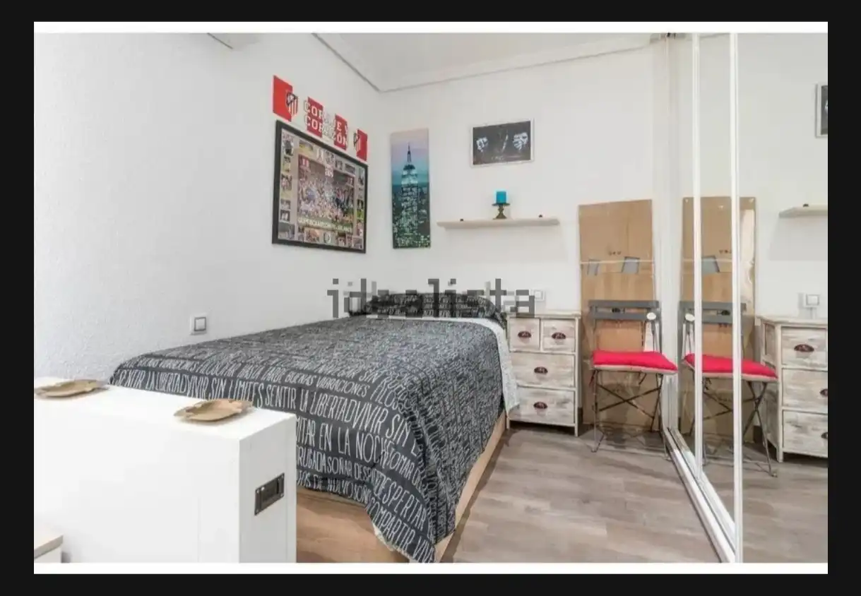 Schlafzimmer von Wohnung zur Miete in Madrid mit Klimaanlage, Heizung und Möbliert