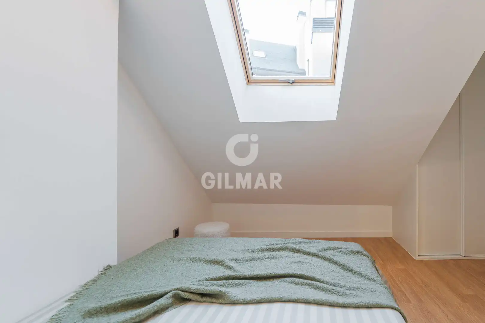 Bedroom of Attic for sale in Madrid  with Heating, Private garden and Storage room
