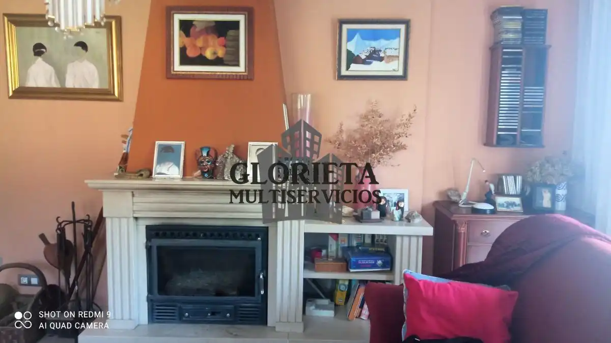 Sala d'estar de Casa o xalet en venda en Nigrán amb Calefacció, Parquet i Terrassa