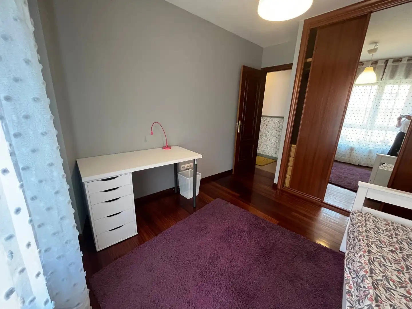 Schlafzimmer von Wohnung zur Miete in Santiago de Compostela  mit Heizung und Möbliert