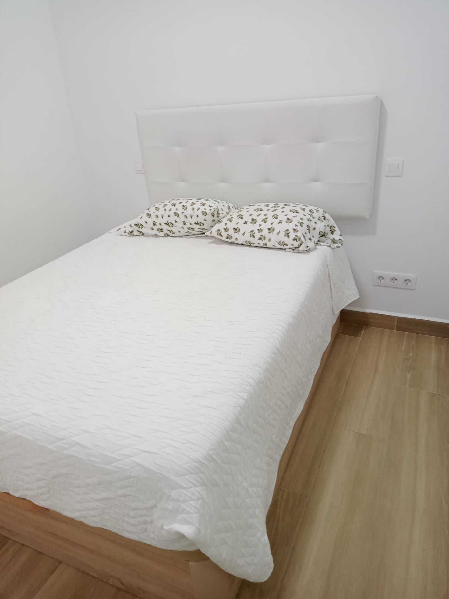 Study to rent in Calle Pastrana , Salvador