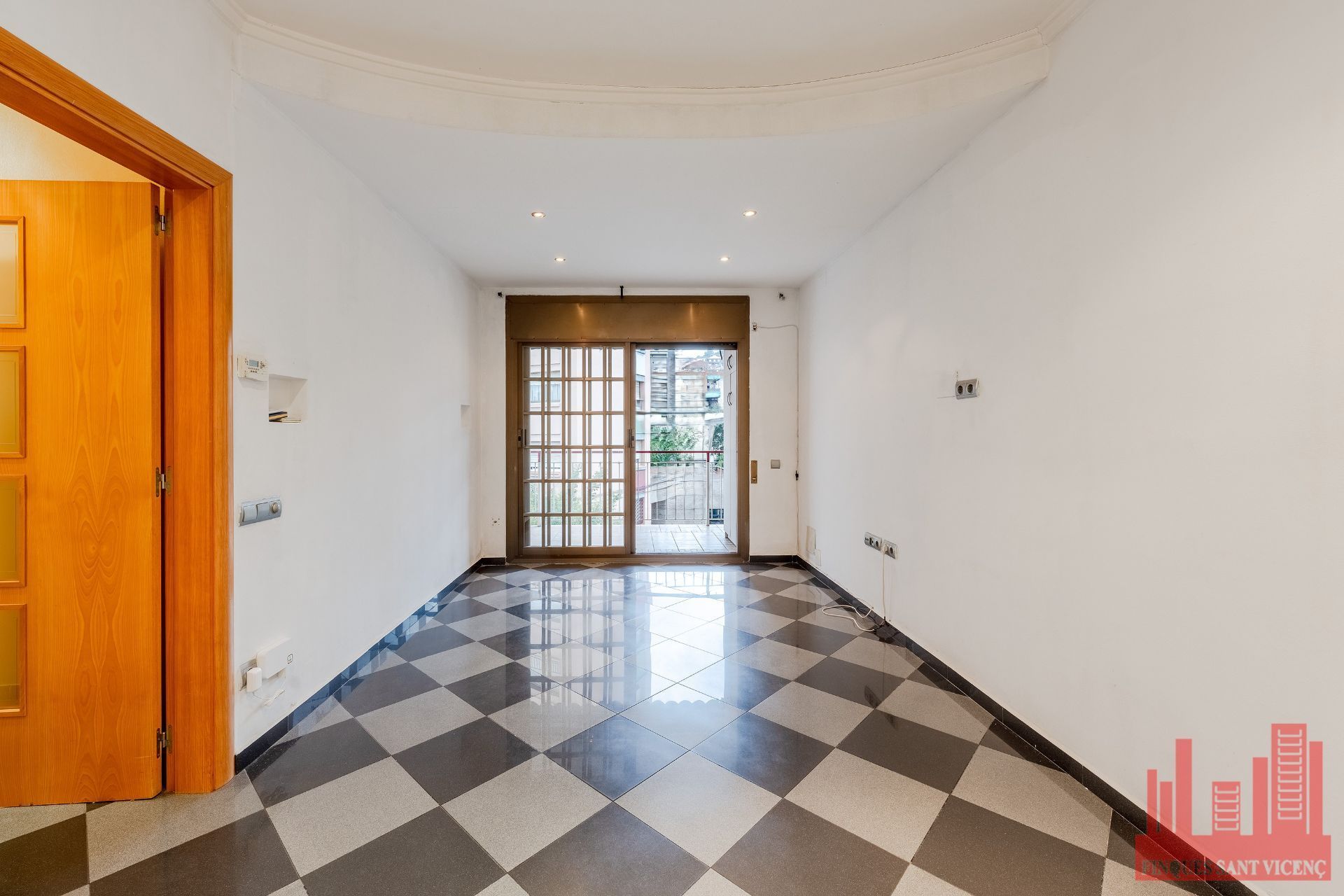 Flat for sale in Sant Vicenç Dels Horts  with Air Conditioner and Heating