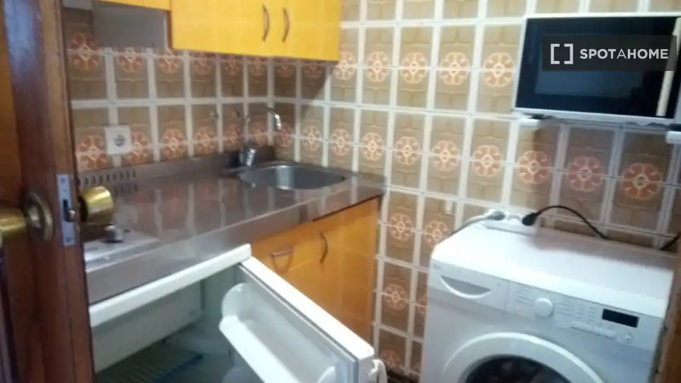 Cocina de Piso de alquiler en Madrid con Aire acondicionado, Calefacción y Amueblado