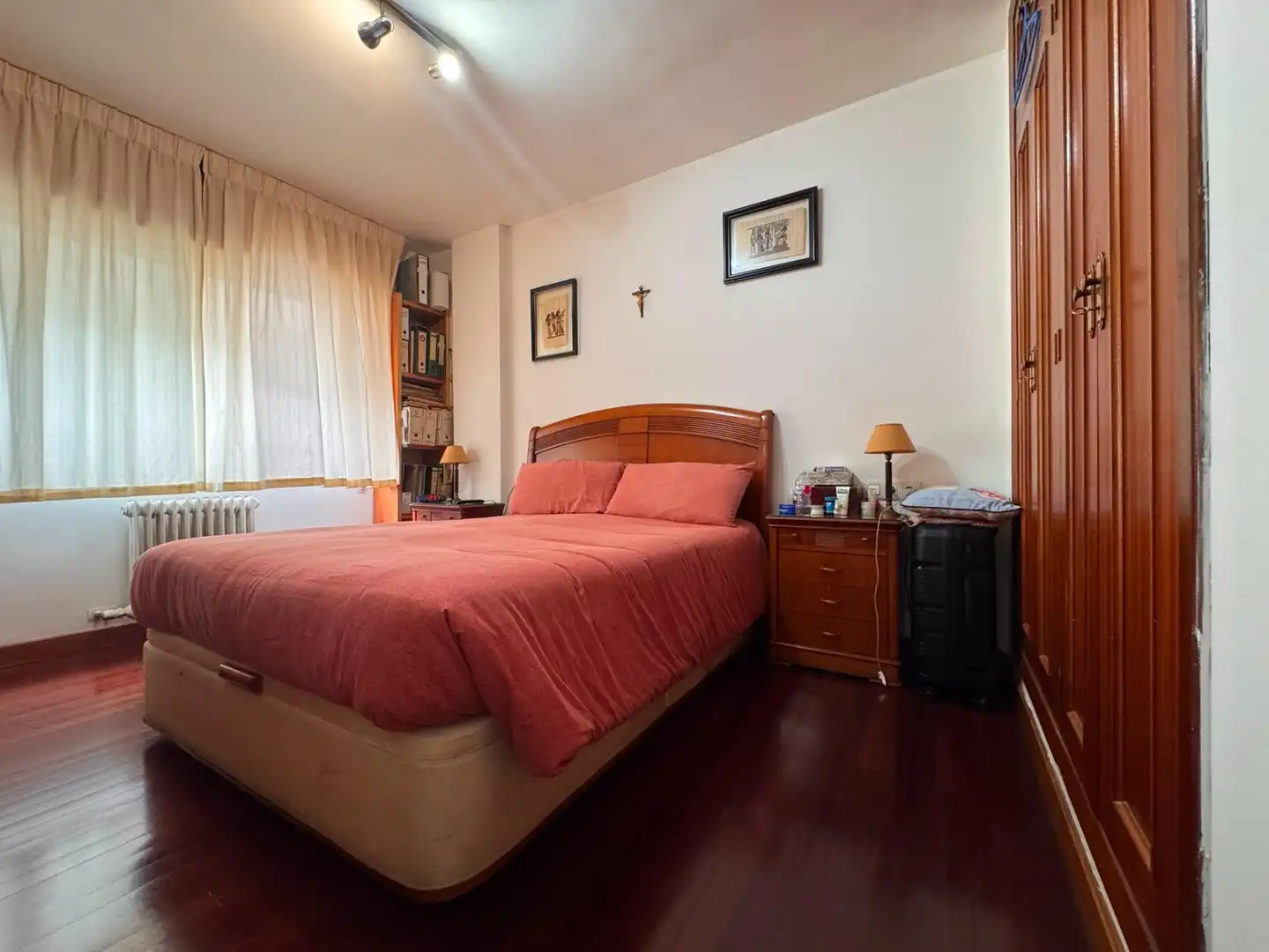 Habitación de Piso en venta en Pontevedra Capital  con Calefacción y Trastero