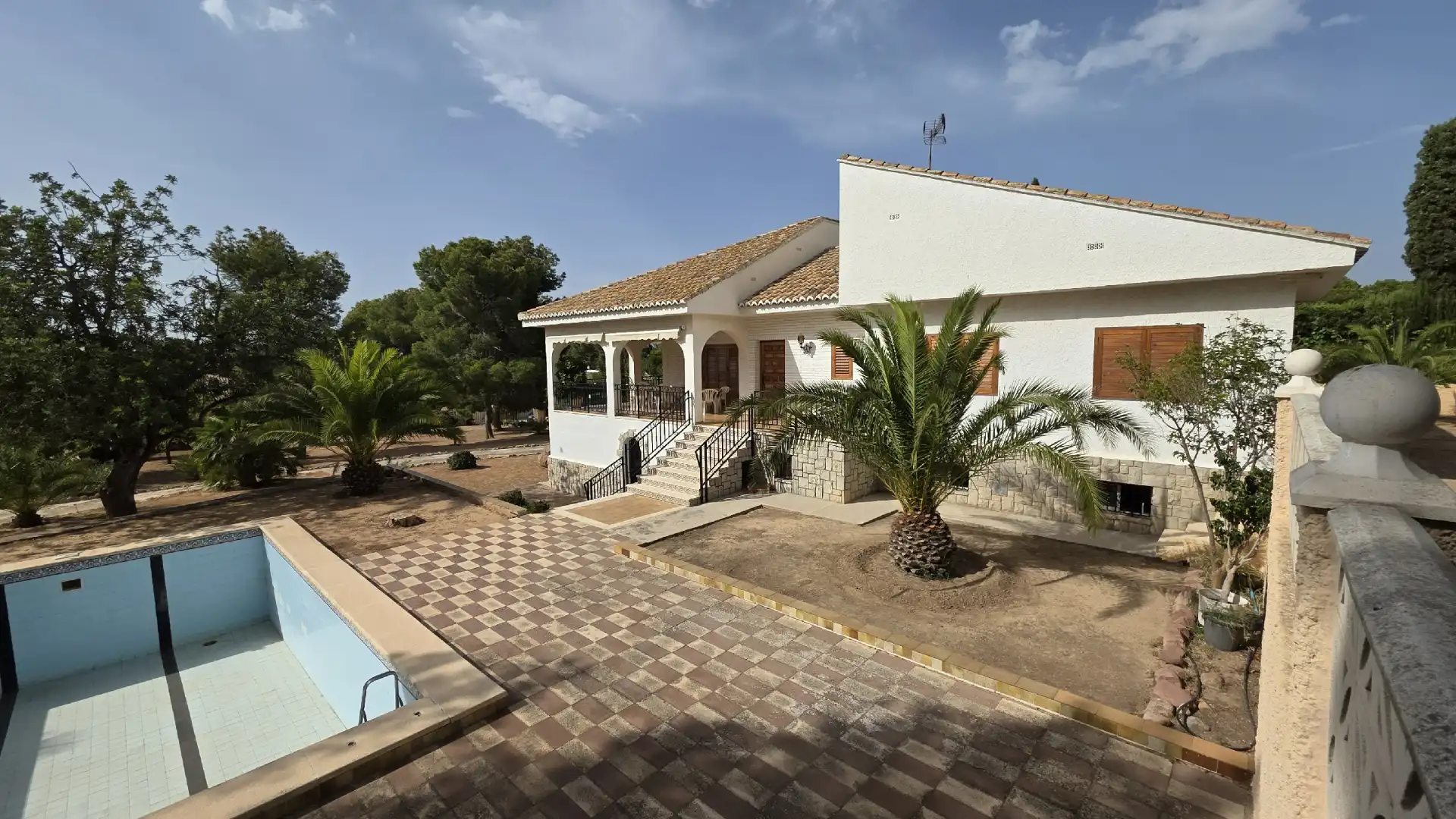 Vista exterior de Casa o xalet en venda en Bétera amb Jardí privat, Terrassa i Traster