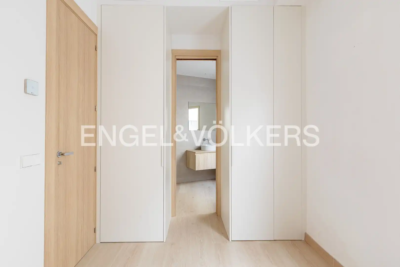 Flat for sale in Madrid  with Air Conditioner, Heating and Terrace