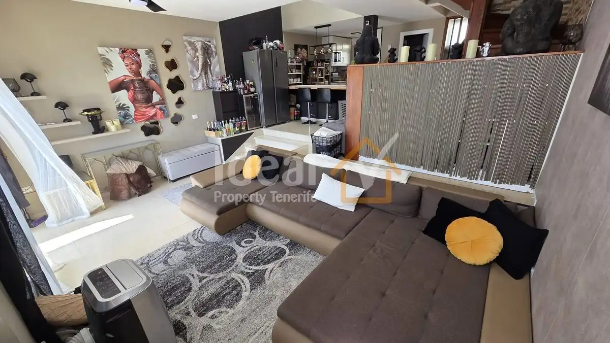 Sala de estar de Casa adosada en venta en Santiago del Teide con Terraza, Amueblado y Piscina comunitaria