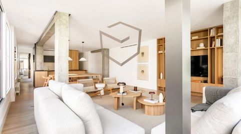 Increíble piso en esquina, con amplios ventanales y reforma de lujo, imatge 2