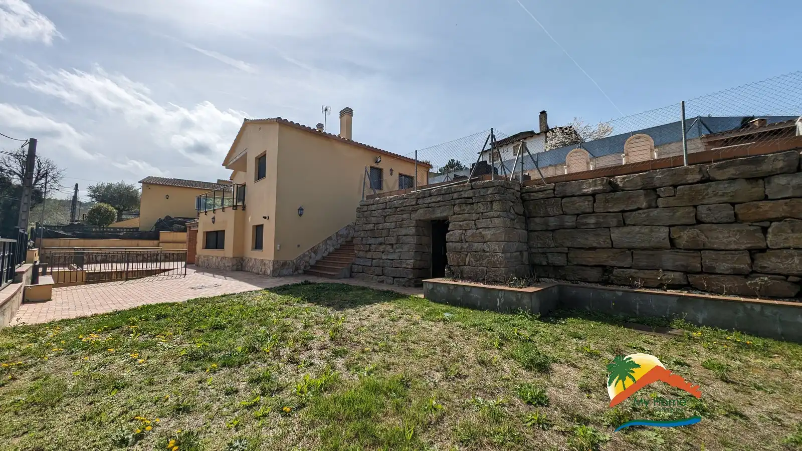 Casa amb piscina en venda a Montbarbat, imagen 2