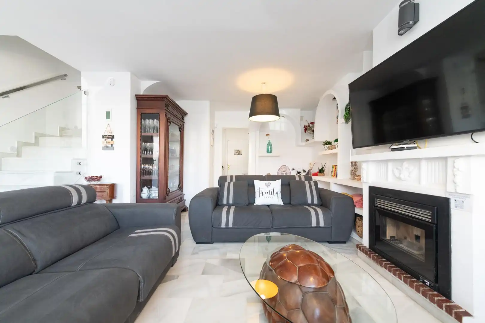 Living room of Detached homes for sale in Málaga  with Terrace, Balcony and Community pool