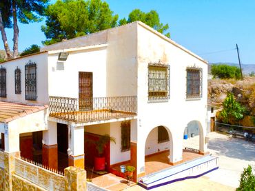 Villa avec balcon à vendre à Calle Medina Barcha