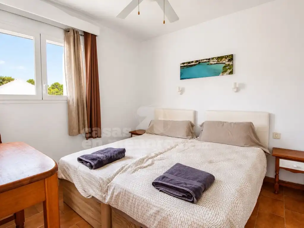 Dormitori de Apartament en venda en Es Mercadal amb Terrassa, Piscina i Piscina comunitària
