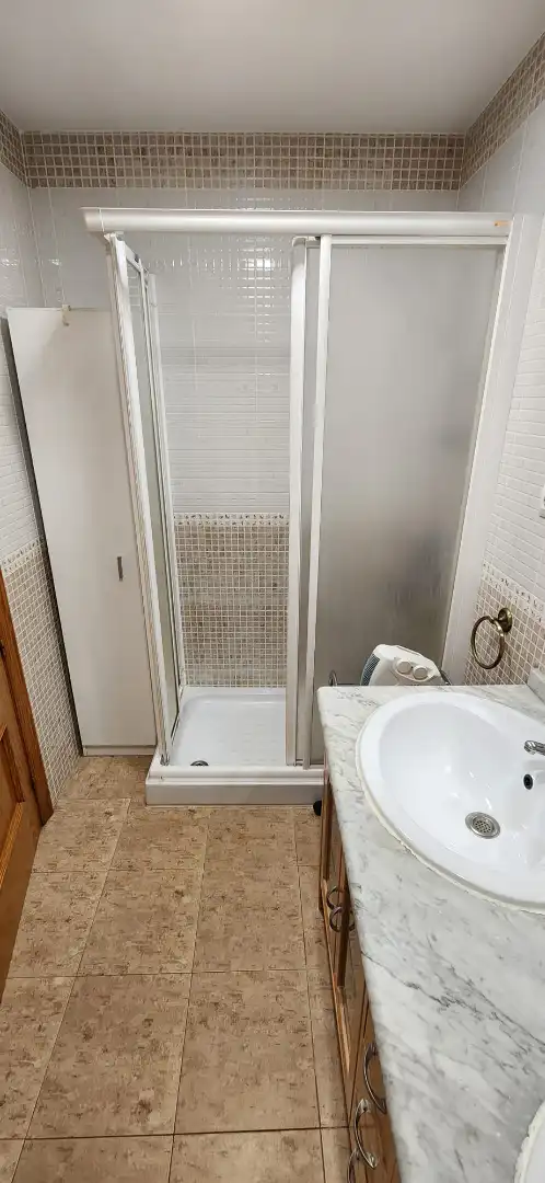 Baño de Piso en venta en Sevilla con Aire acondicionado, Terraza y Trastero