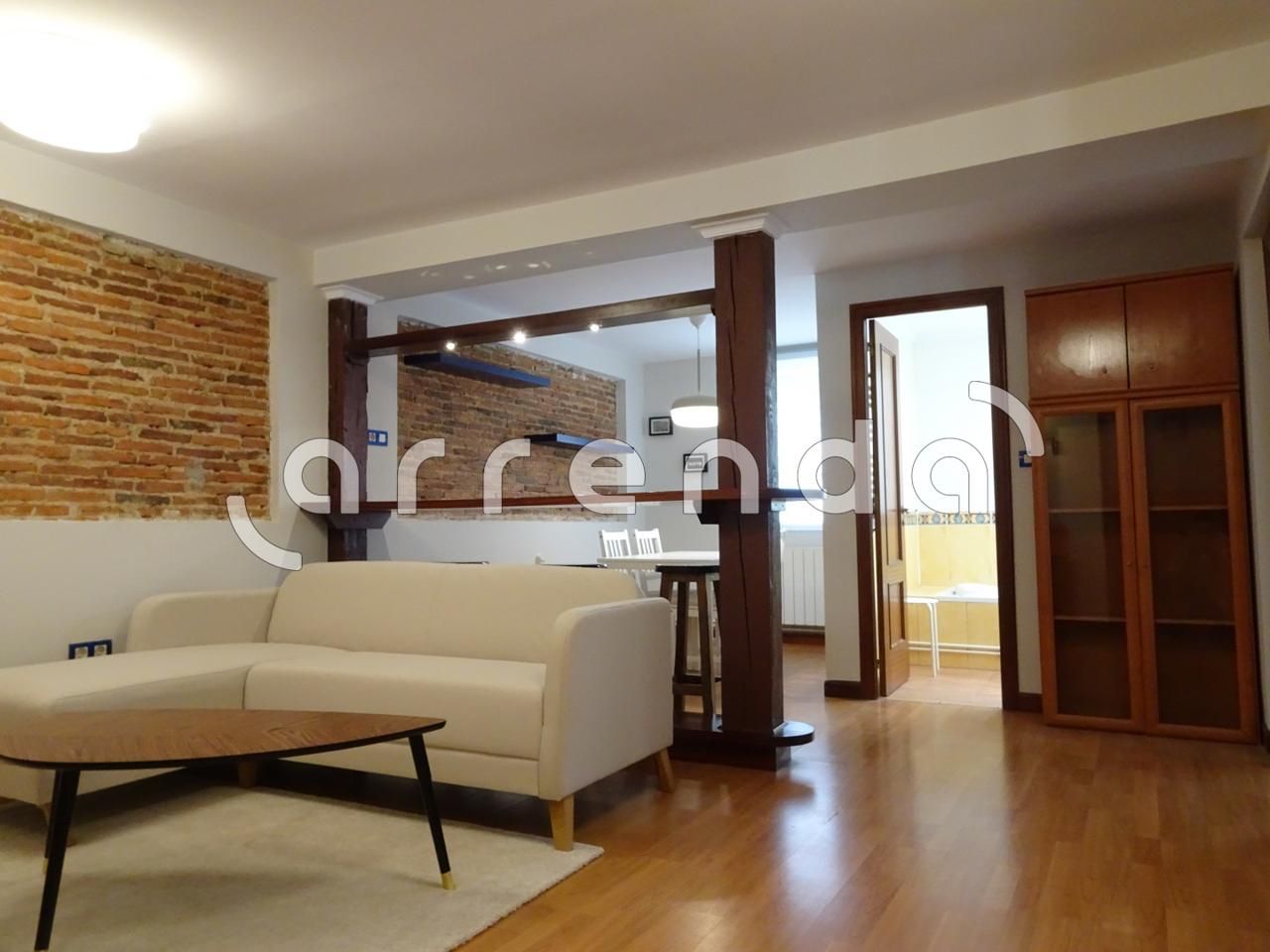 Sala d'estar de Pis de lloguer en Santander amb Calefacció, Moblat i Balcó