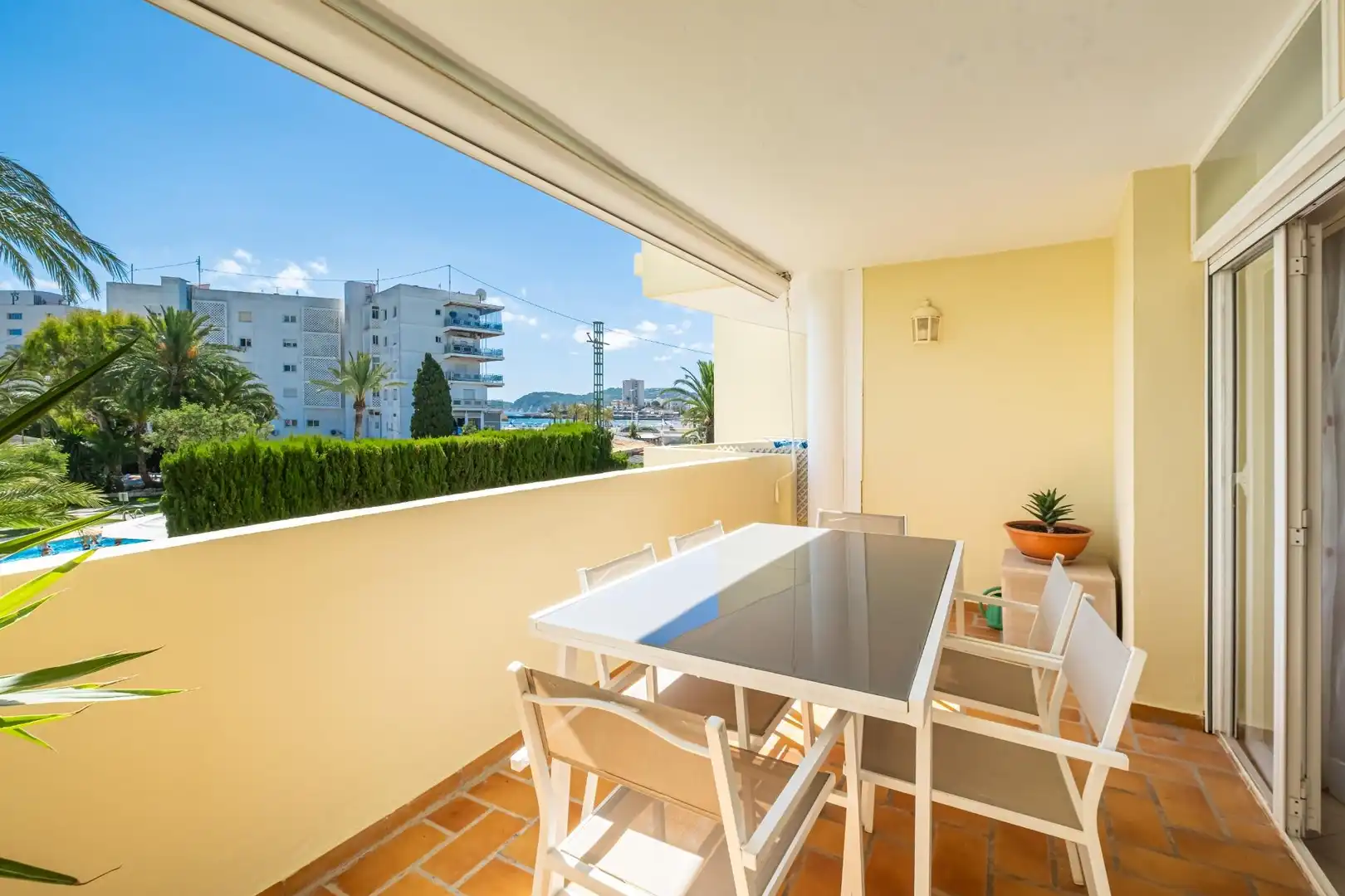 Apartment with pool to rent in Montañar - El Arenal