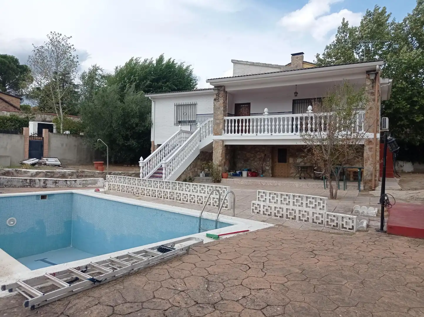 Chalet con piscina en venta en Pelayos de la Presa