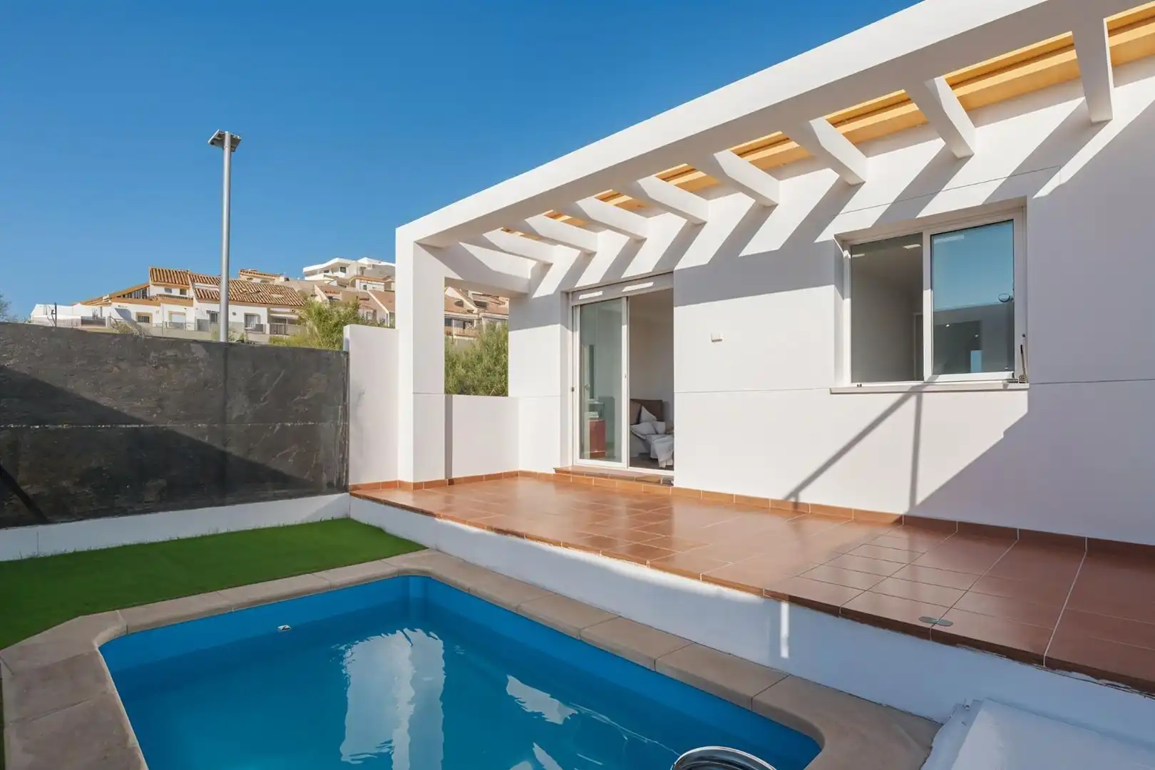 Piscina de Casa adosada en venda en Benalmádena amb Jardí privat, Terrassa i Piscina