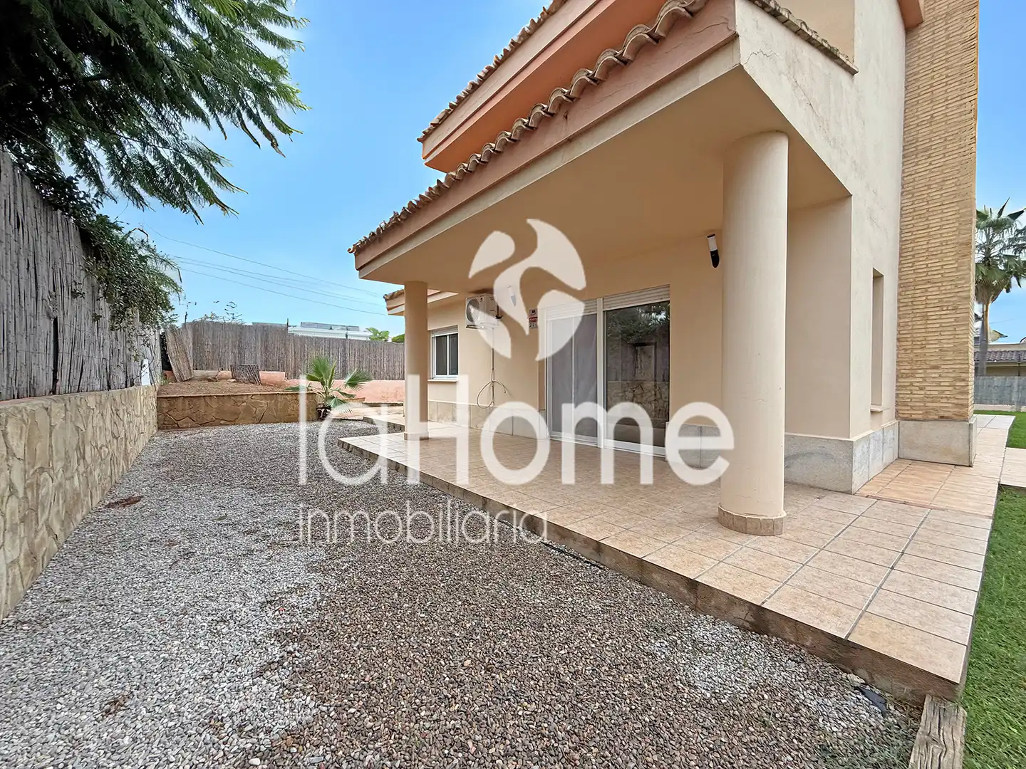 Vista exterior de Casa o chalet de alquiler en Bétera con Aire acondicionado, Calefacción y Jardín privado