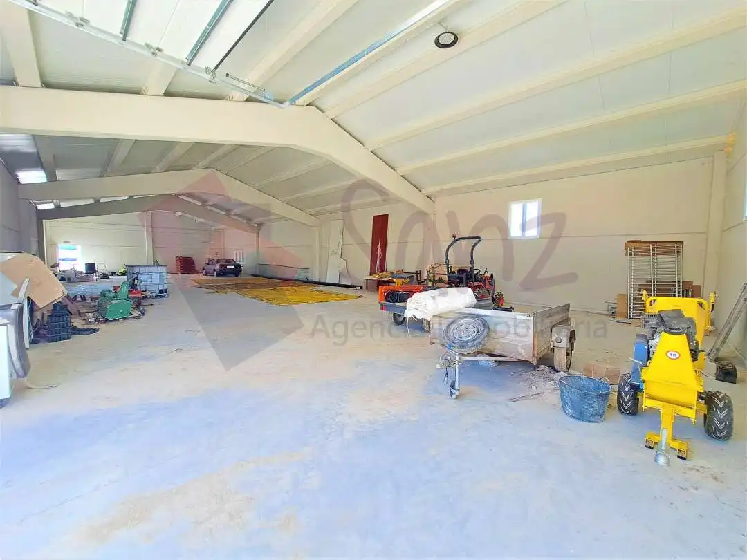 Nave industrial en venta en El Cortijo, imagen 2